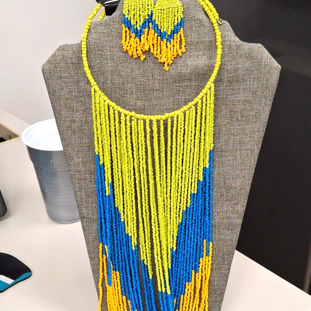 NWT Necklace & Errand Set